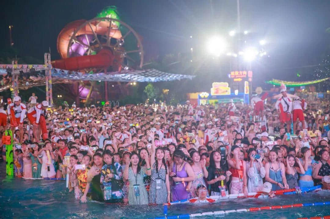 8月來長隆水上樂園high翻一夏！還能Get范丞丞同款快樂哦！