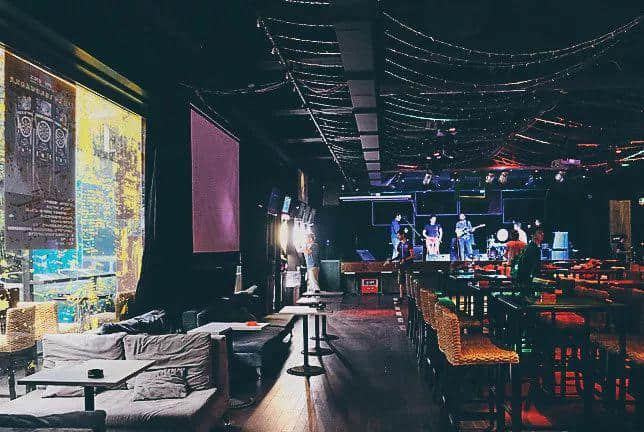 等來夏天的本土livehouse，終究敵不過音樂餐吧