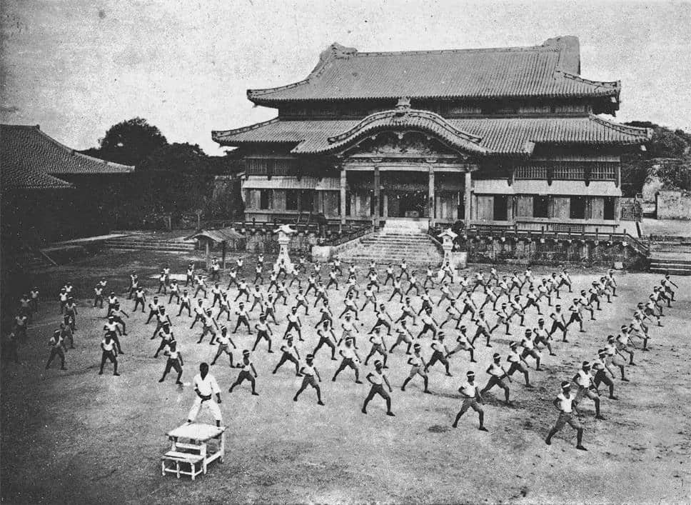 空手道是源于中國，發(fā)展于日本，流行于世界的武術(shù)