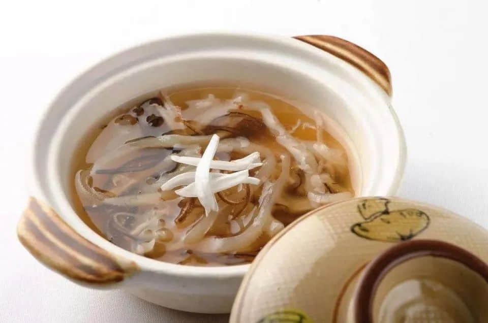 原版的太史蛇羹是用五種蛇來(lái)做的，但現(xiàn)在已被簡(jiǎn)化