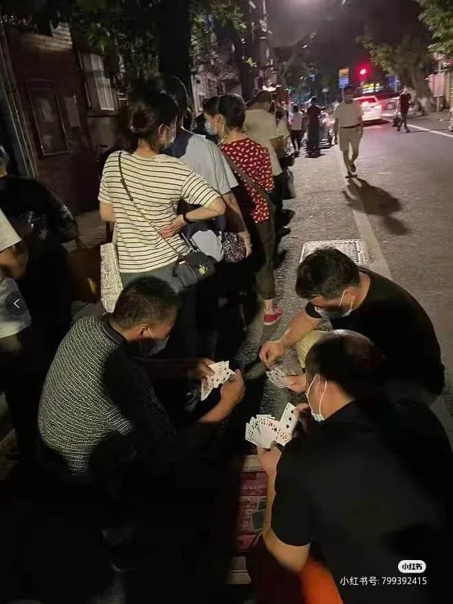 昨夜奇跡，上下九重現人山人海光輝歲月！？