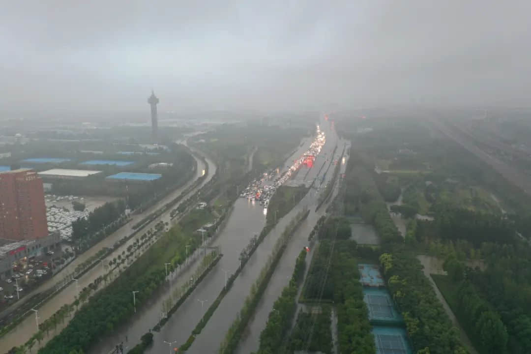 七省馳援！河南暴雨救援電話+緊急求助通道，請擴散！