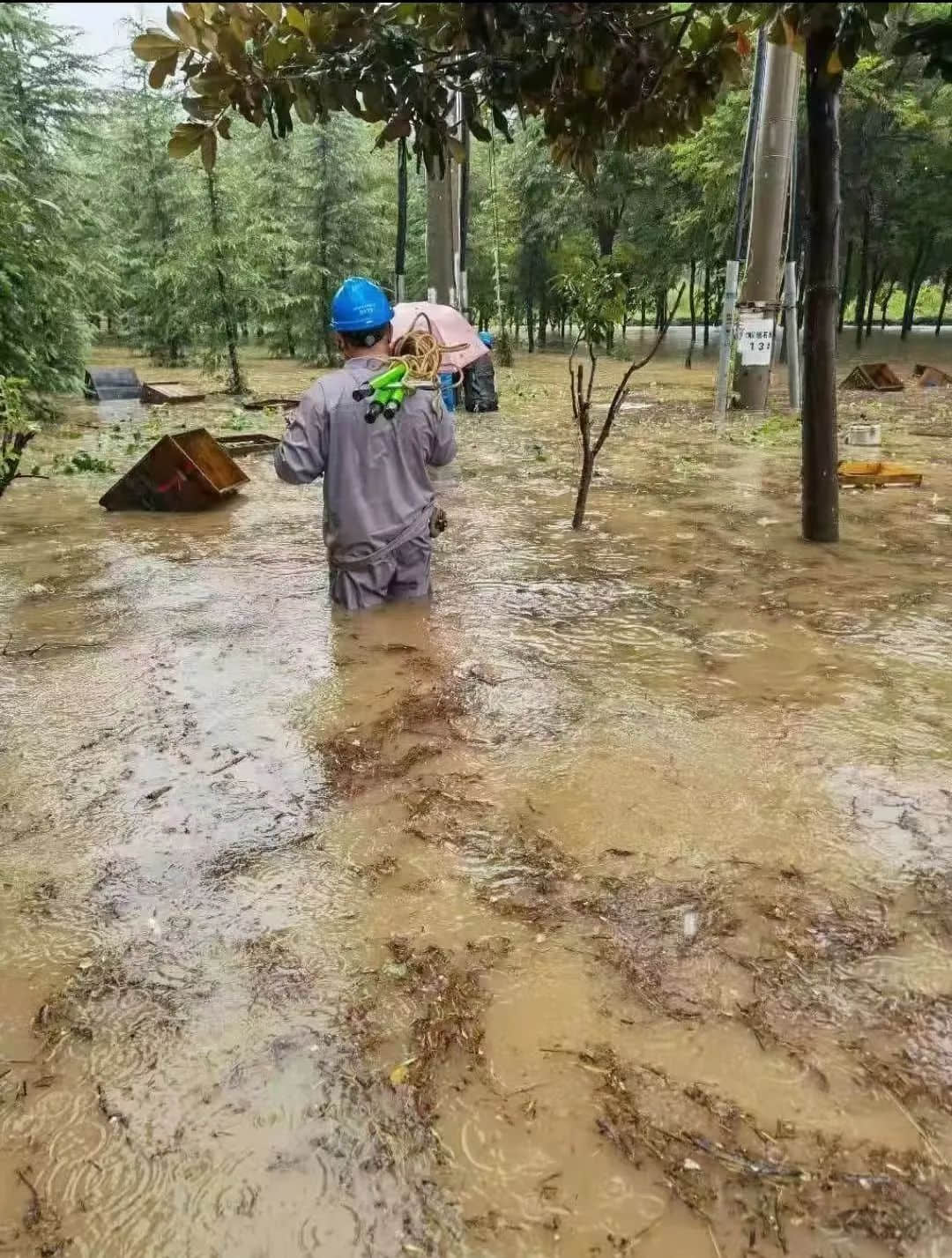 七省馳援！河南暴雨救援電話+緊急求助通道，請擴散！