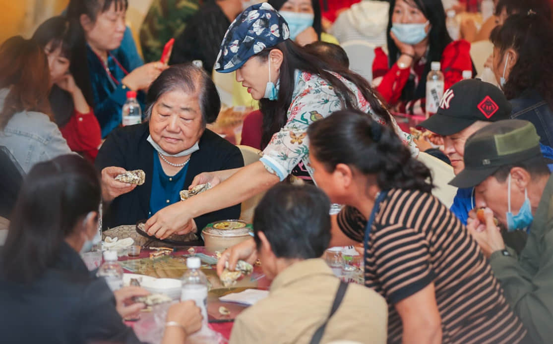 ▲吉林老百姓吃上江蘇固城湖大閘蟹、生蠔 美團(tuán)優(yōu)選供圖