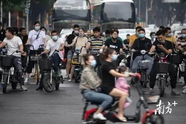 廣州數(shù)百萬輛電動自行車，會難逃當年禁摩的宿命嗎？