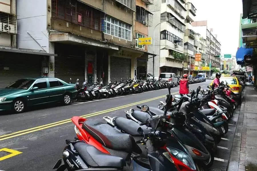 廣州數(shù)百萬輛電動自行車，會難逃當年禁摩的宿命嗎？