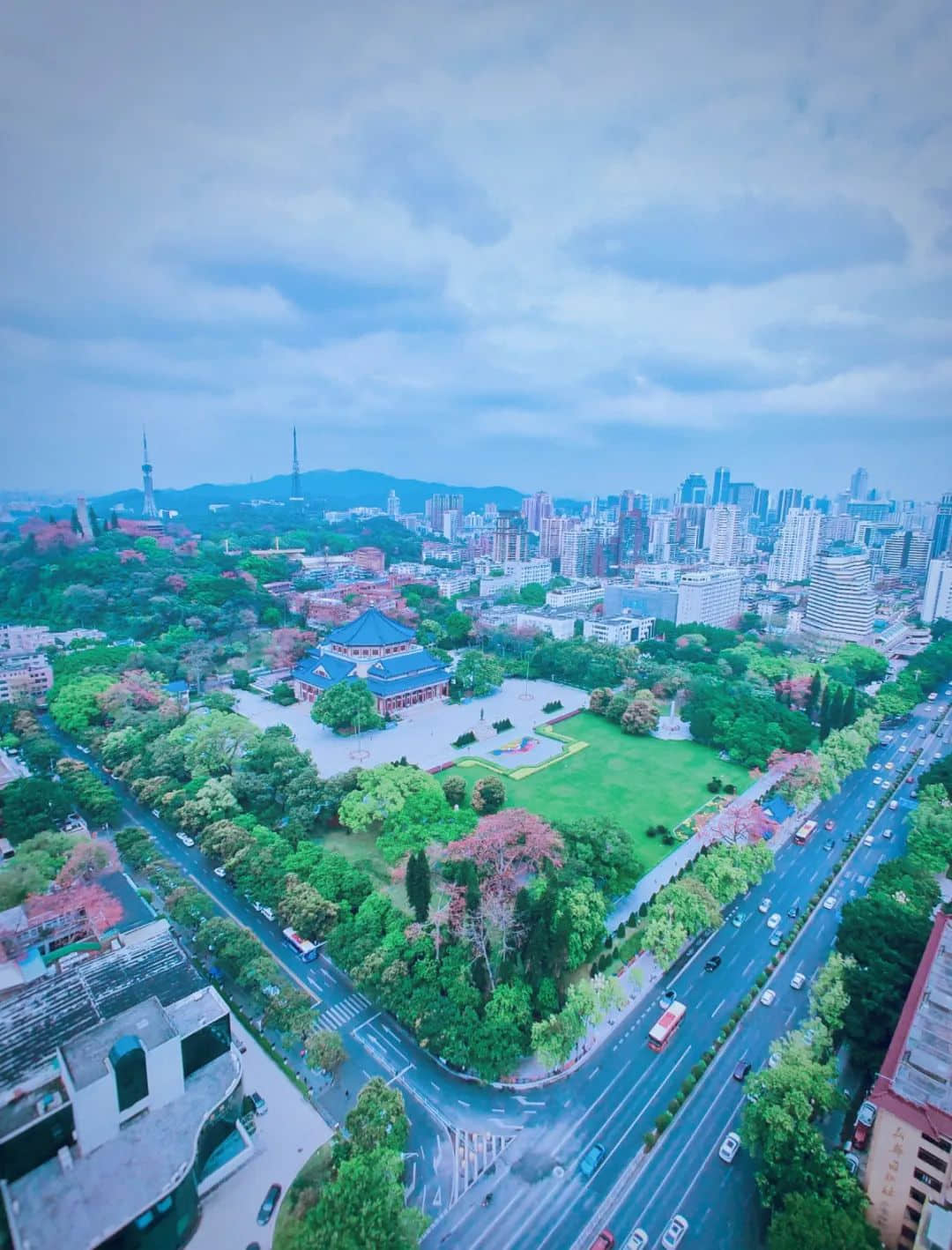 十贊英雄花，鉤沉陳恭伊 || 李建輝