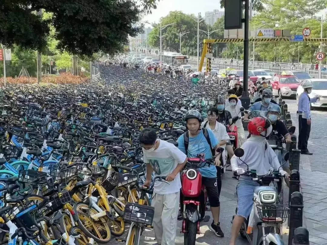 時隔三十年，海珠橋再現浩浩蕩蕩的單車大軍……