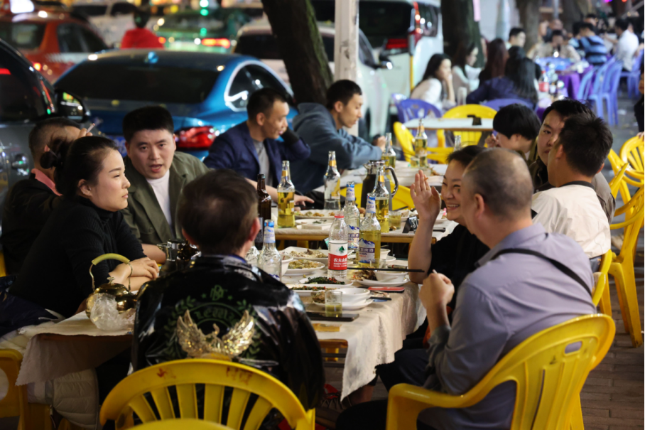 寶業(yè)路宵夜街撤場的痛，只有廣州為食夜貓才懂！