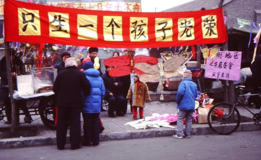 20萬香港雙非兒童：有人遭母親遺棄，有人5點(diǎn)起床跨境上學(xué)