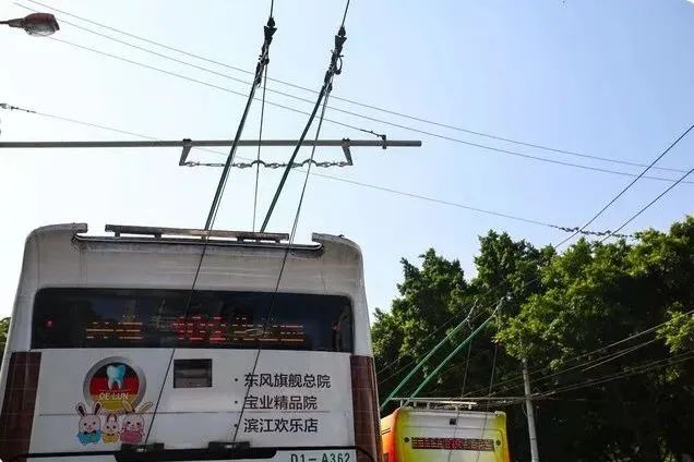 102路擬停運，“孖辮”無軌電車未來會被淘汰嗎？