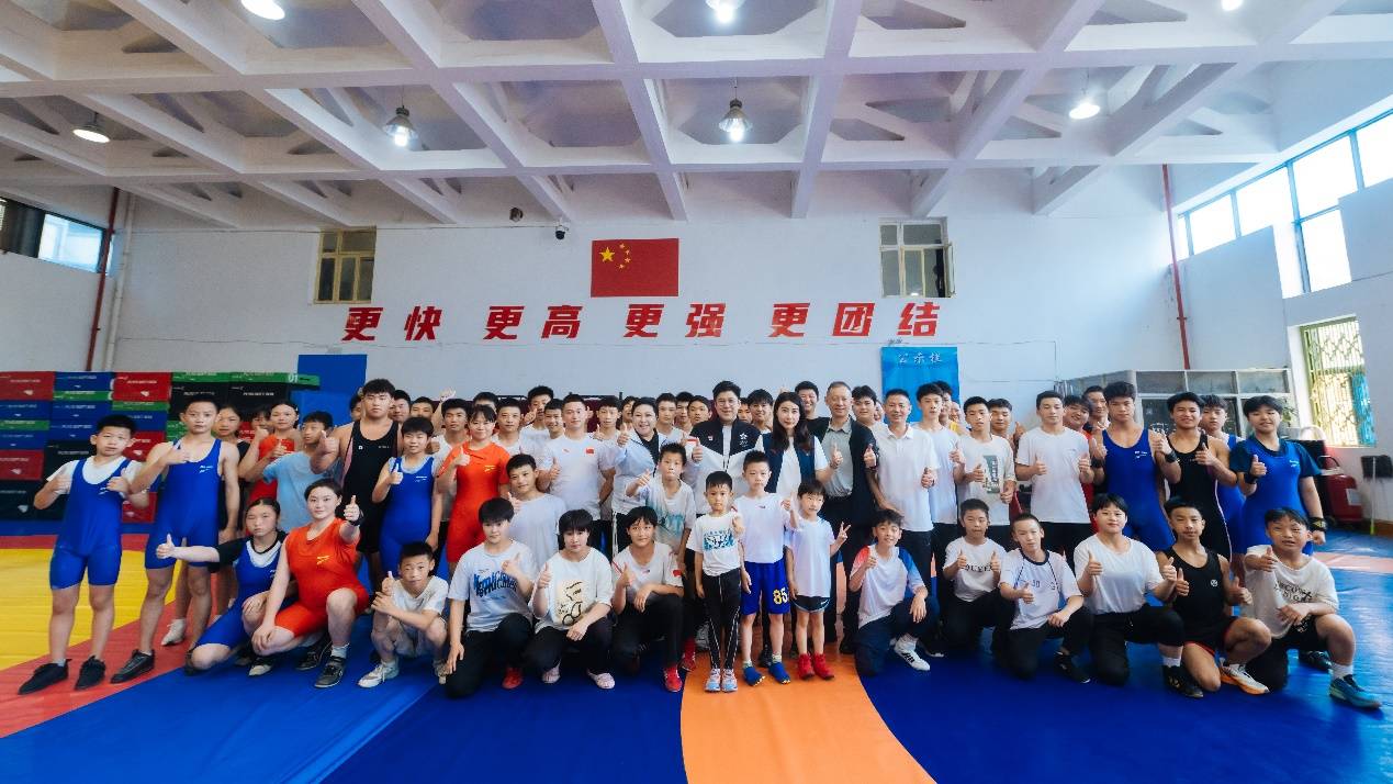 中華全國(guó)體育基金會(huì) 澳門(mén)霍英東基金會(huì) 赴貴州基層體育教練員情況調(diào)研